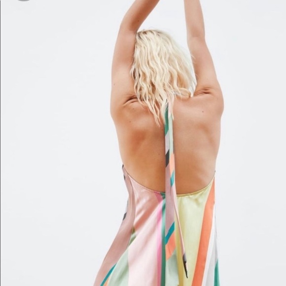 Brand new with tags Zara striped halter dress. Size M-L - Picture 5 of 5